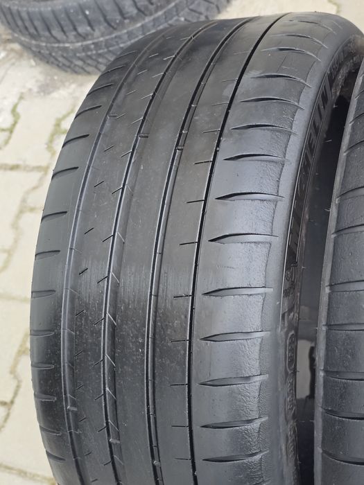 225 40 18 Michelin