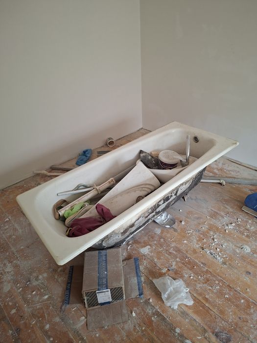 Продам б/у Ванна и Умивалник и Унитаз 3/1 ном