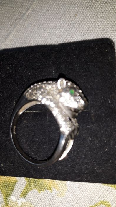 Комплект из серебра кольцо и сережки