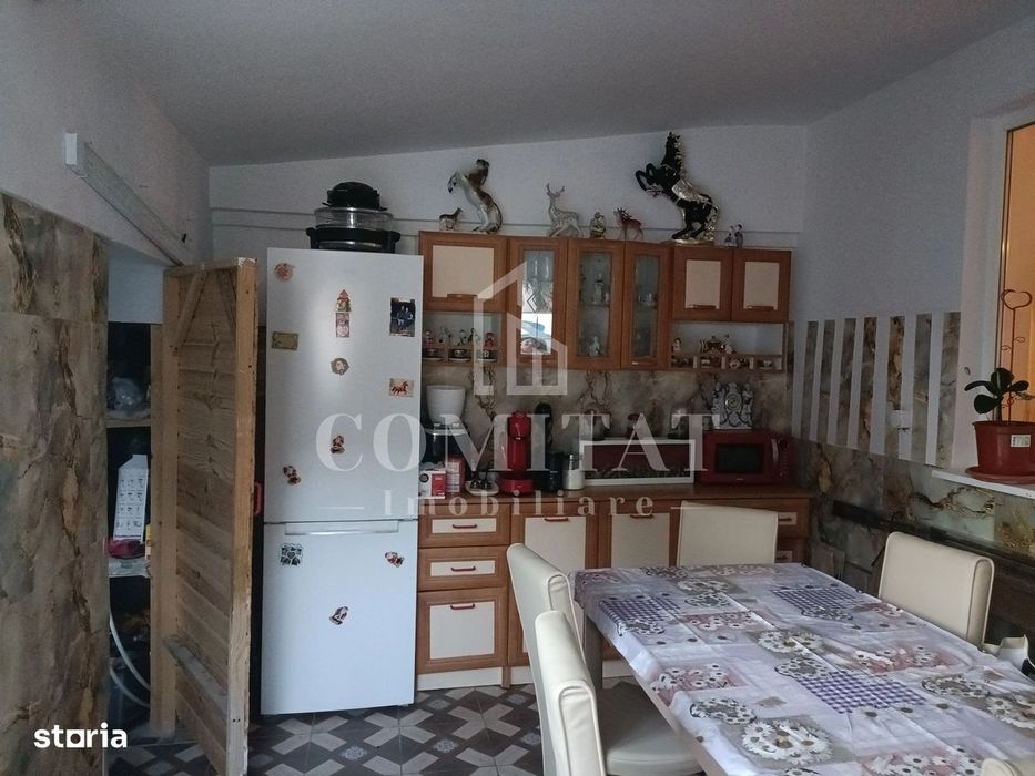 Casa 4 camere de vânzare zona Sala Polivalentă