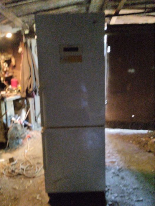 Продам холодильник