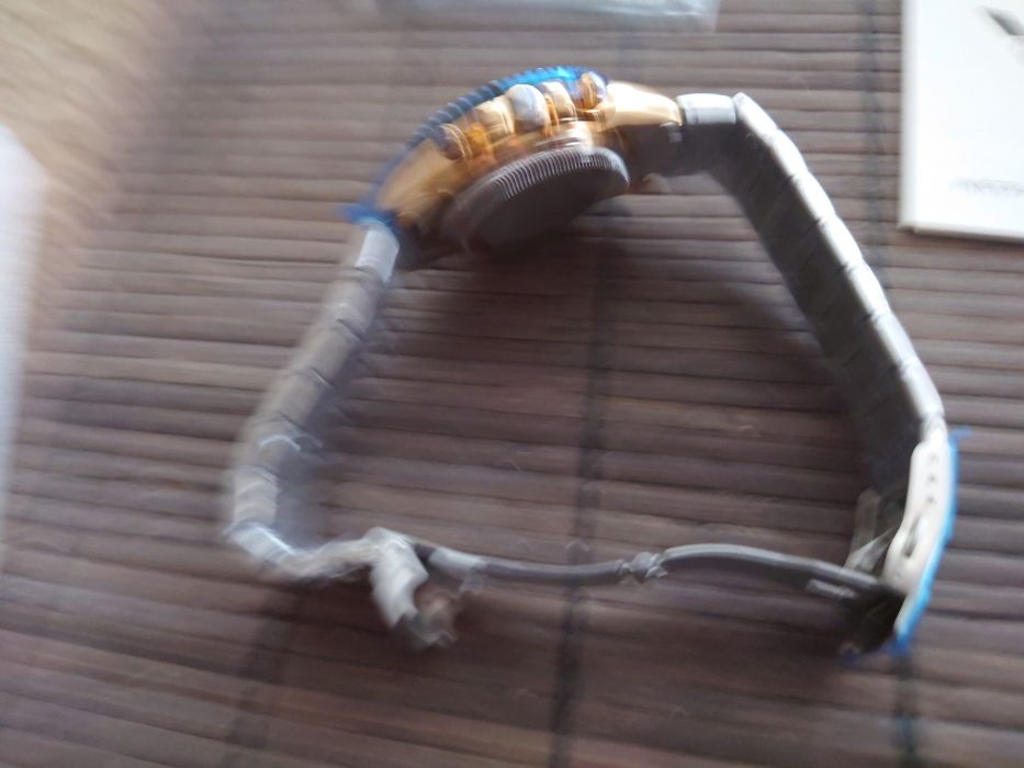 Мъжки луксозен кварцов часовник със сапфирено стъкло.