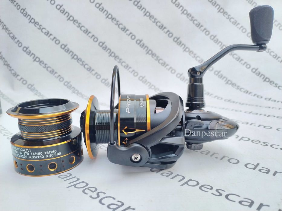 Mulineta Crap si Feeder PRO FL Cast Force CF7000 cu 2 TAMBURI METALICI