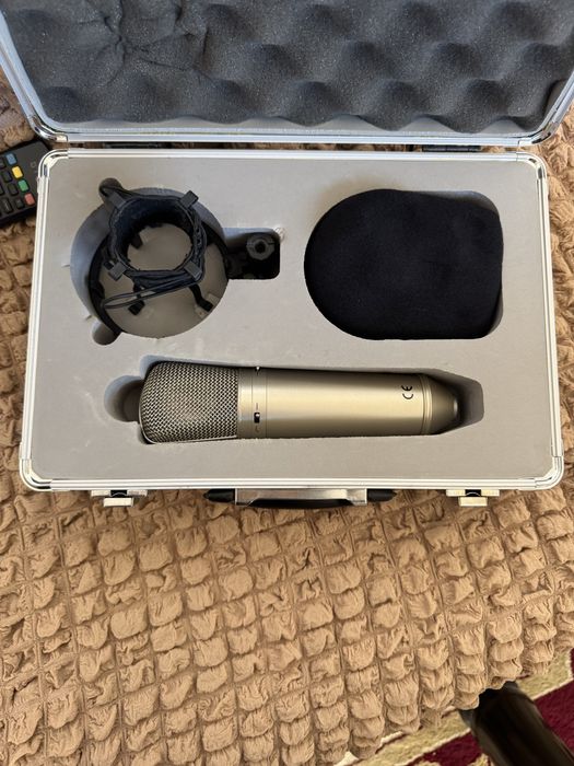 Студийный конденсаторный микрофон Behringer B2 Pro