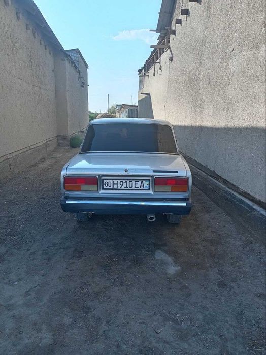 Жигули 07 холати Юрибти яхши. Прапан гази бор. 82 йил. Адрес Рометан.