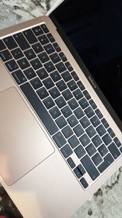 Vand macBook air 13 ,i5 ,modelA2179 folosit aproximativ 2 ore