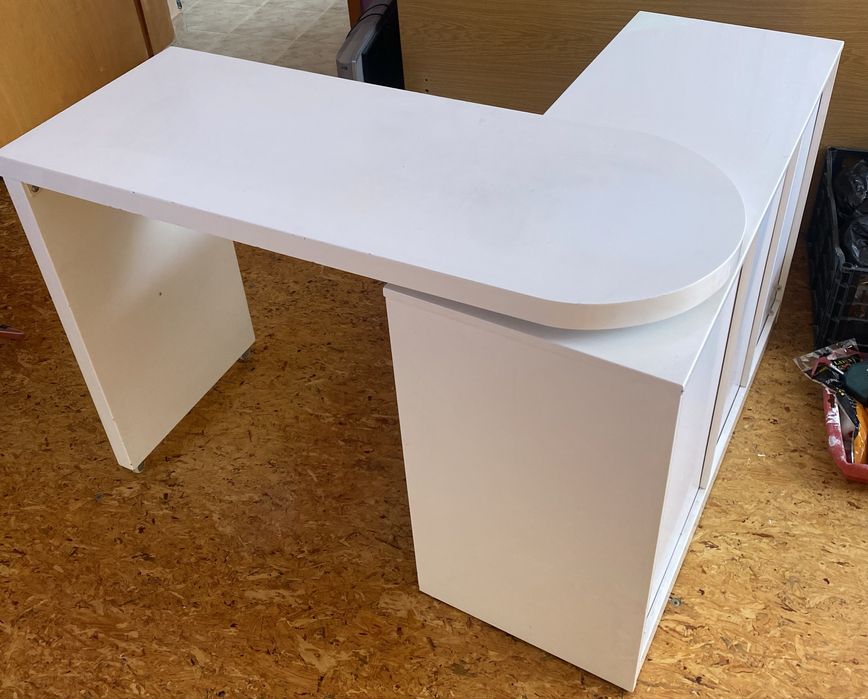 Smart прибиращо се бюро