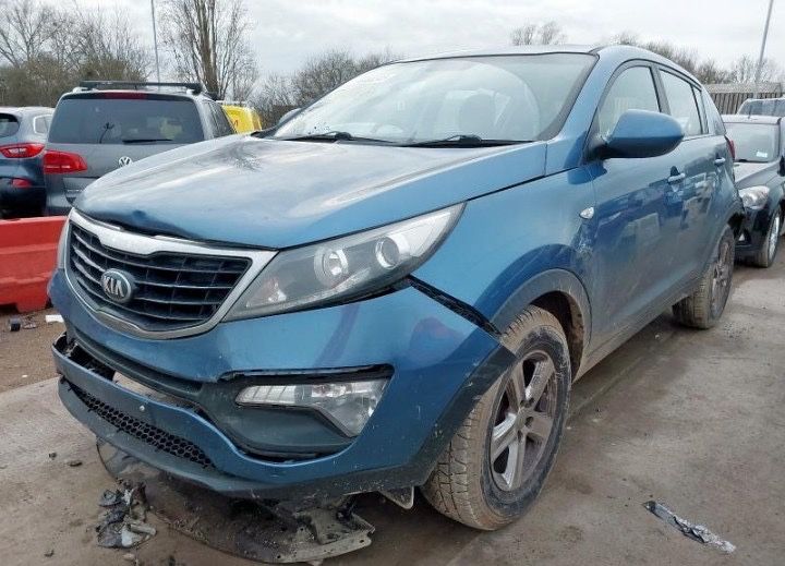 На части, Kia Sportage 1,7crdi, 2015г