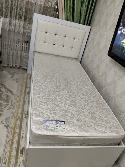 Новый ,бир адамды кровать сатылады.