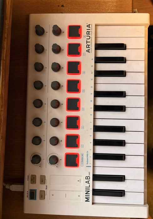 Claviatura / Controller MIDI Arturia MiniLab MkII – Include cablu original