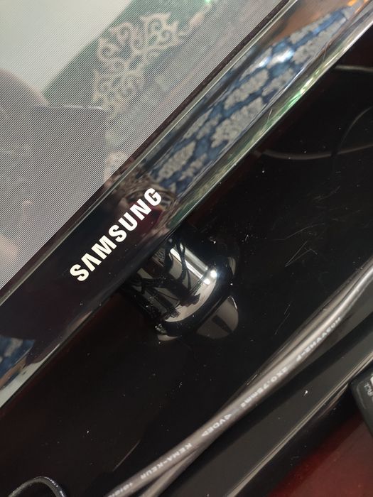 Телевизор сатамын ( продам)