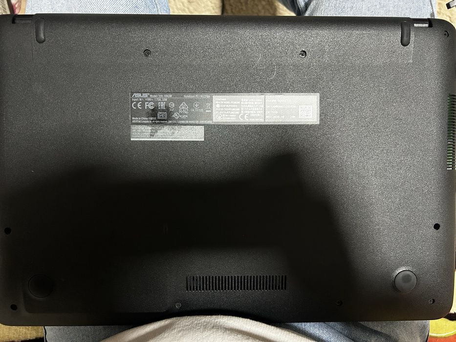 Vand Laptop Asus vivobook