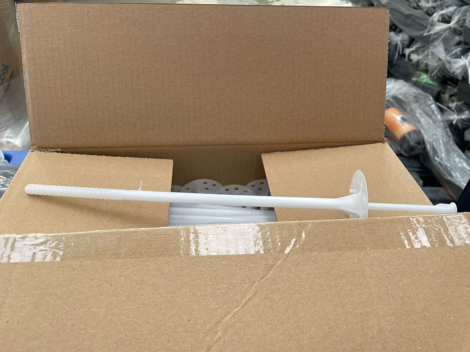 IMPORTATOR:Dibluri polistiren CUI METALIC/Plastic,10x26;10x36;10x40cm.