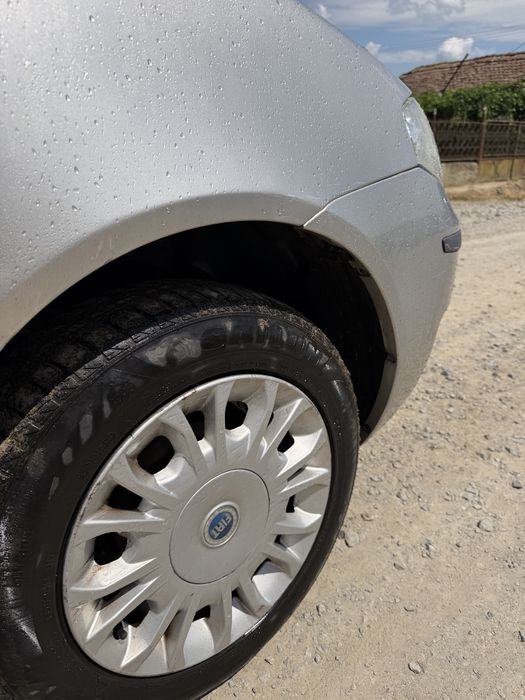 Fiat Punto 1.2 Benzină – 2006 | Consum redus | Ideală pentru navetă