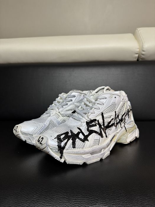 Balenciaga Runner White Grafitti