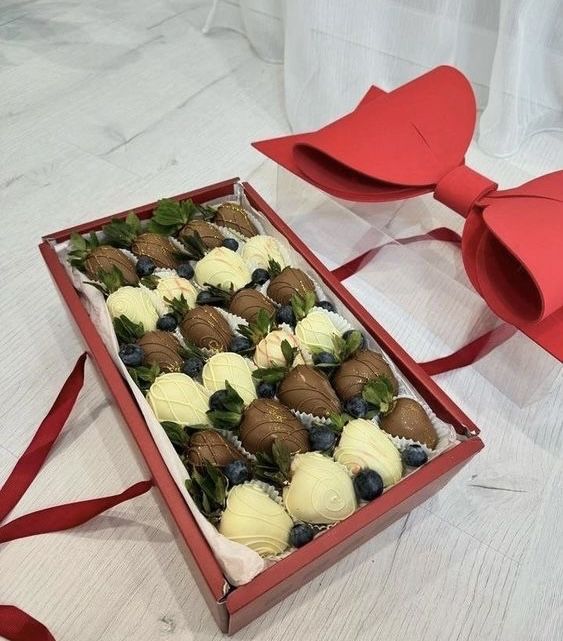 Клубника в шоколаде Астана