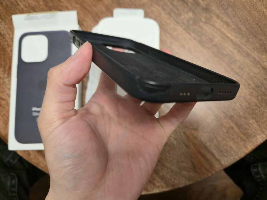 Продам оригинальные чехлы Apple