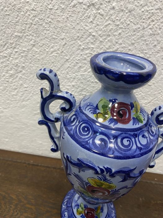 Португалска ваза с маркировка в кобалтово синьо