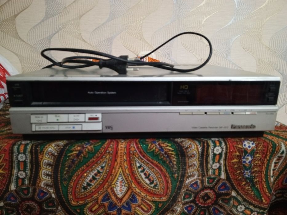 Панасоник, "Panasonic" японский видео проигрыватель, видеомагнитофон