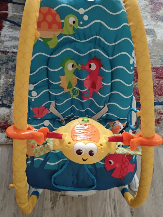 Șezlong bebeluși cu vibratii și 2 pozitii de inclinare