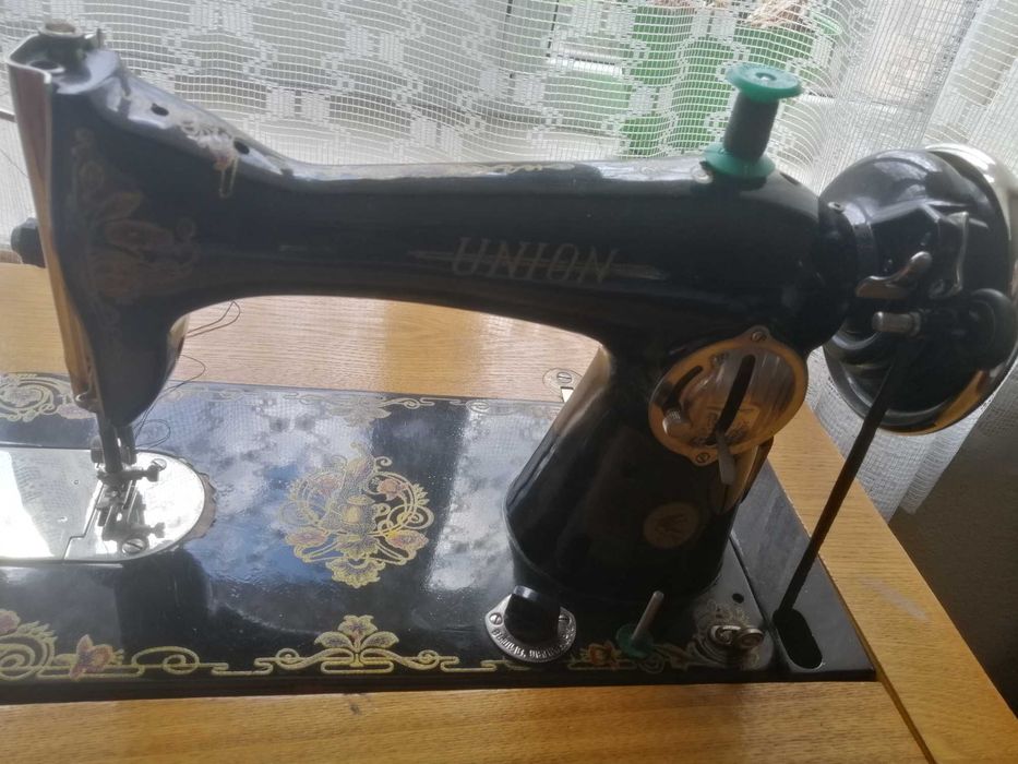 Продавам шевна машина Union