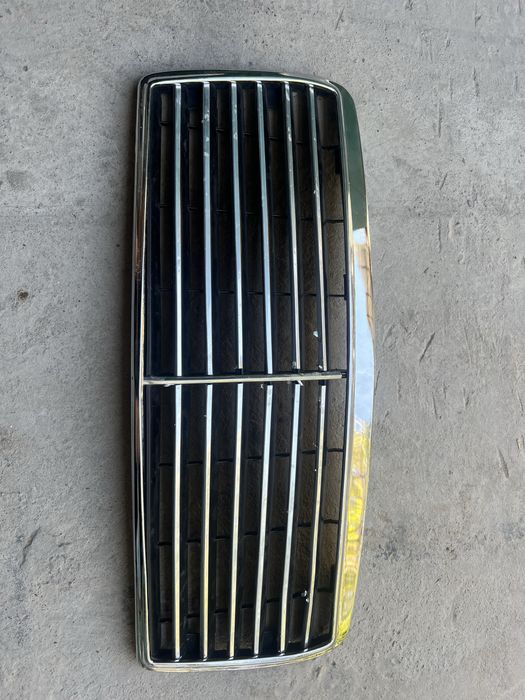 Продам решотку на 124,мерс,ешка