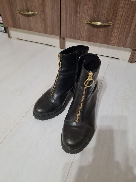 Продам батильоны кожанные Vagabond