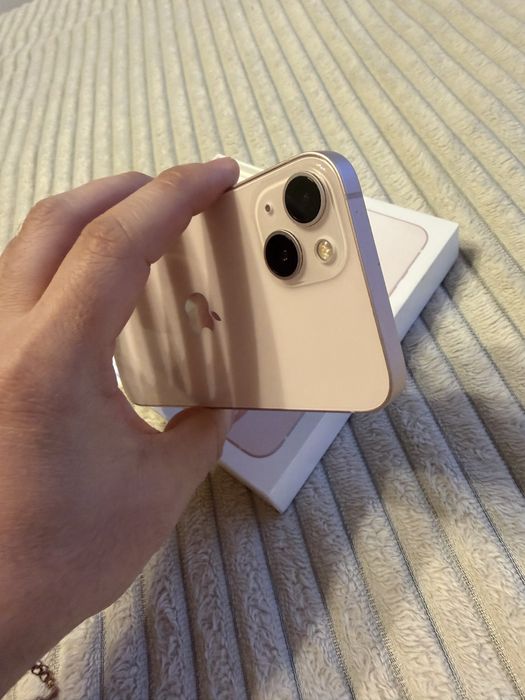 Продам iPhone 13