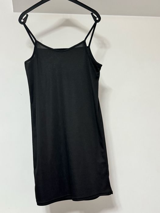 Много красива рокля от дантела и тюл