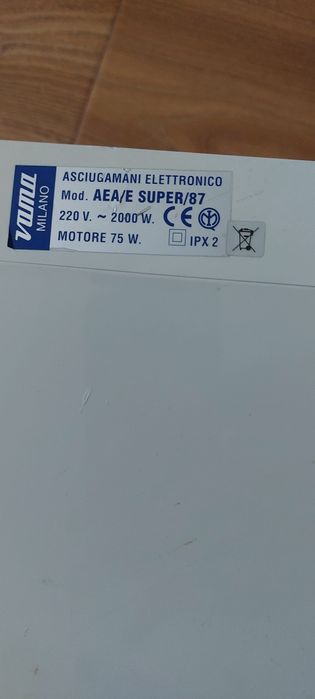 Uscator maini Romstal cu aer cald