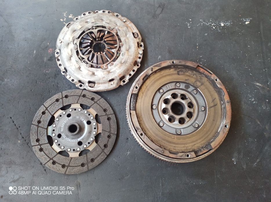 kit ambreiaj volanta , peugeot 407 , 2.0 hdi , 2004-2009 cod -22940...