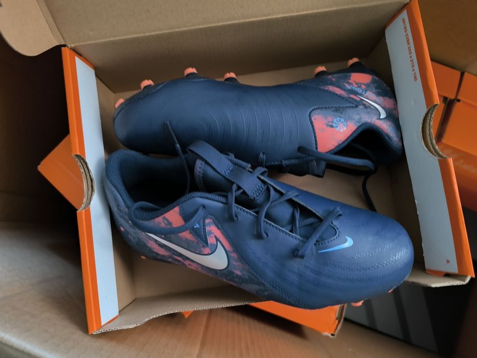 Детски футболни обувки Nike , различни номера