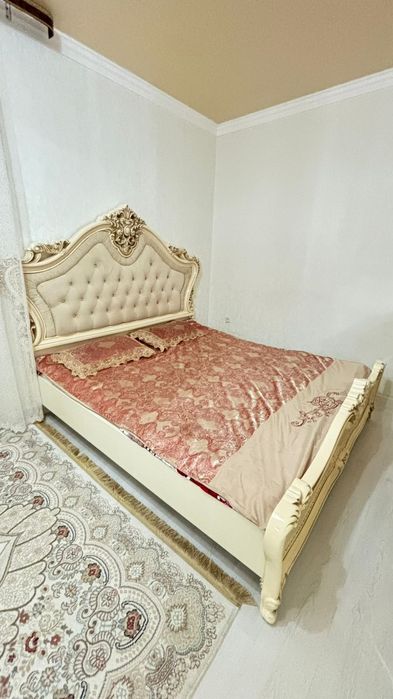 Продам спальный гарнитур