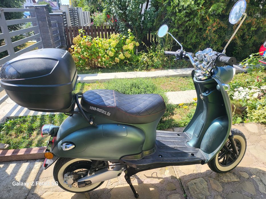 Scuter electric E-RETRO STAR PRO