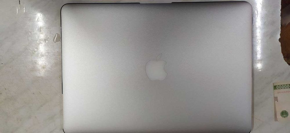 Macbook Air 13.3,  2014 года в идеальном состоянии