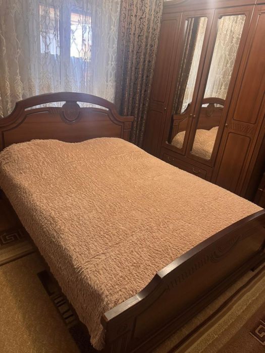 Продам спальный гарнитур
