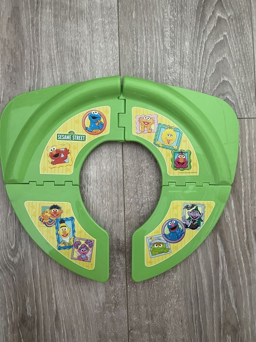 Capac de toaletǎ pt. copii nou