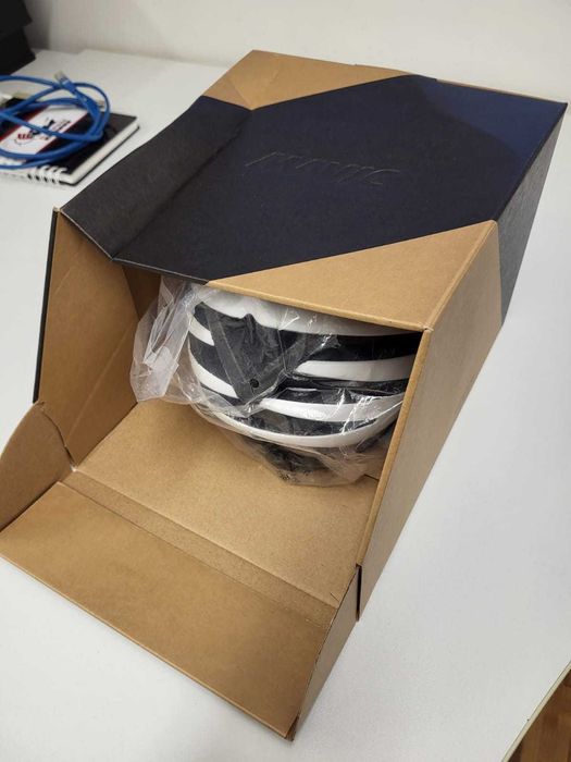 Vand casca Mavic ,S,noua