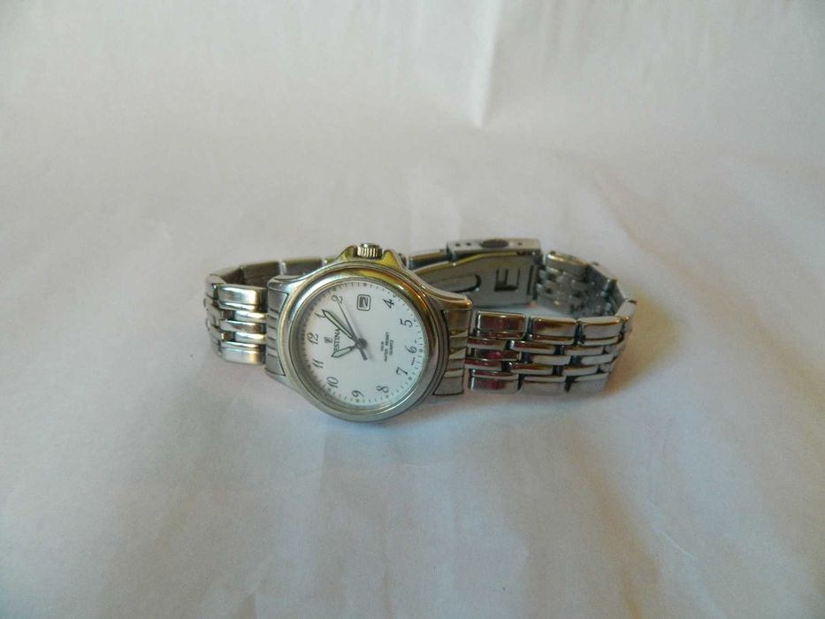 Ceas de dama FESTINA ,din otel, 100M ,stare excelenta cod F2