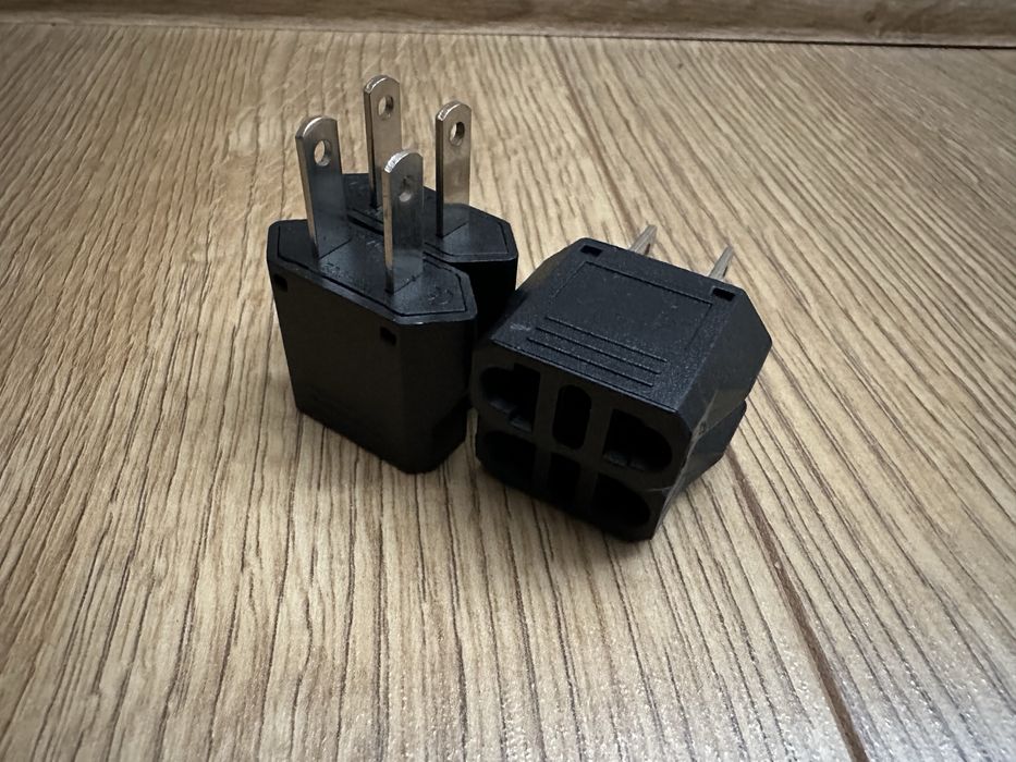 Vand 4 adaptoare Priza EU Sua Usa Canada adaptor America Mexic Japonia