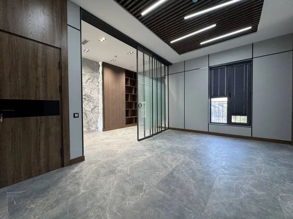 Аренда офиса на ТЦ Next. Ул.Бобура. 90 м²