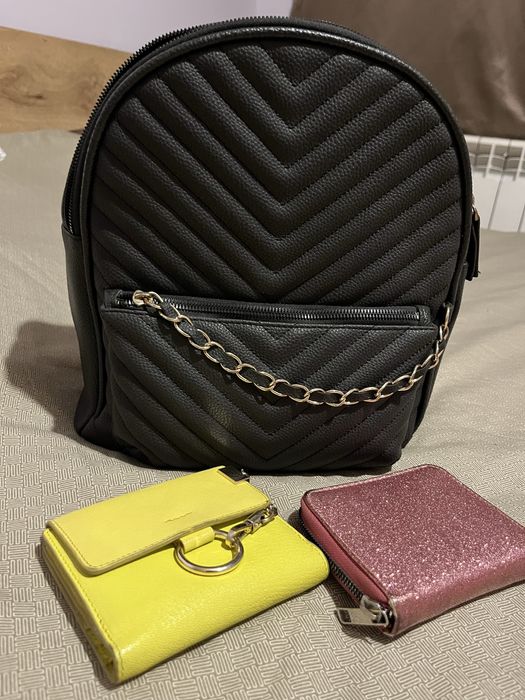 Комплект дамска раница и два портфейла