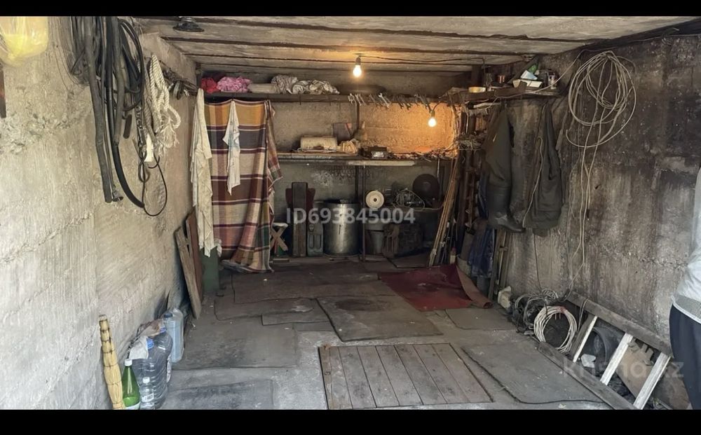 Продам гараж в 3 обществе