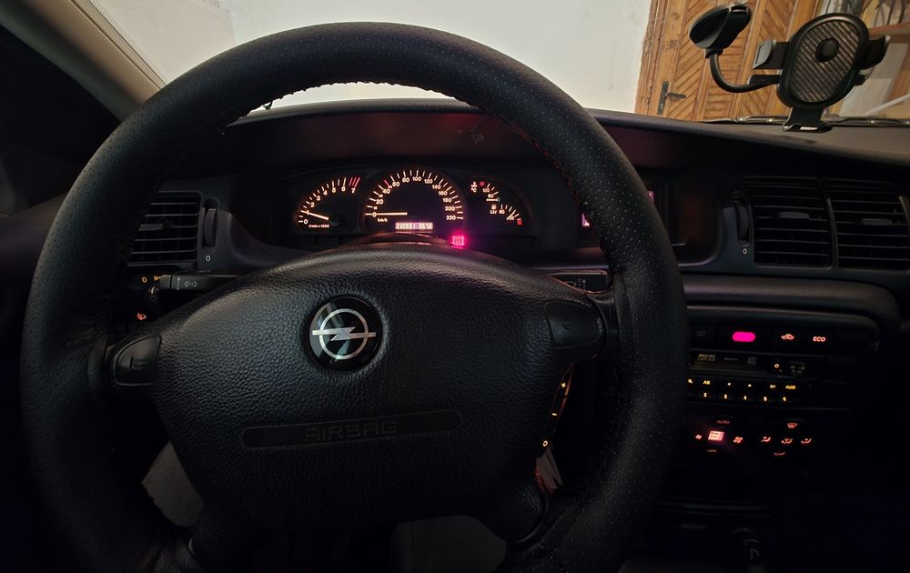 Vand Opel Vectra 2001