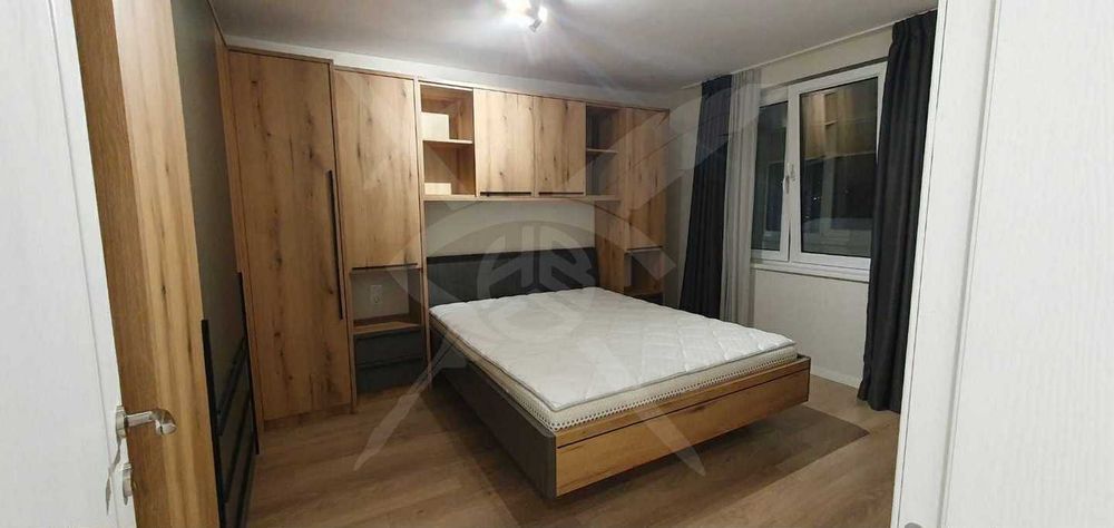 Дава се под наем Тристаен апартамент в Варна, Базар Левски - 77 кв.м за 648.21 € - Снимка #2