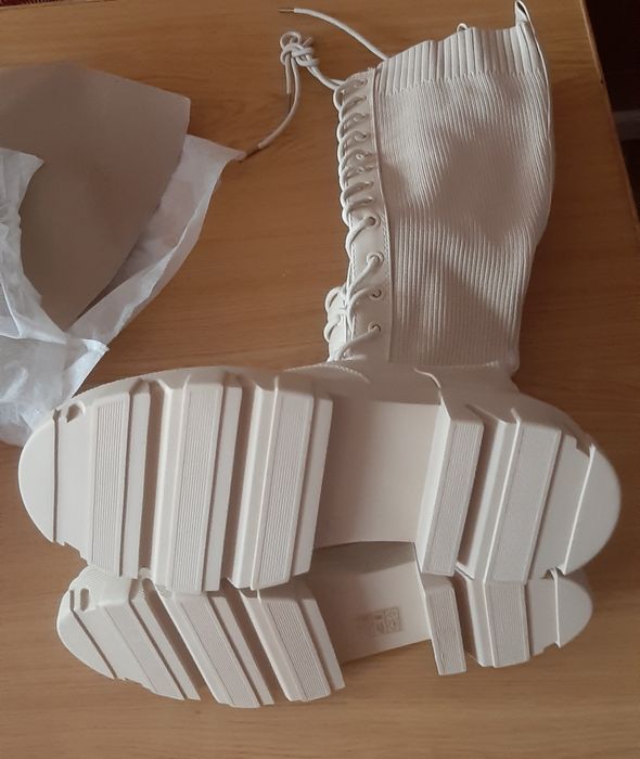 Vând ghete mărime 37