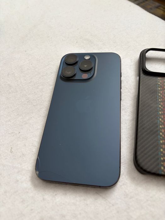 iPhone 15 pro+ кейс