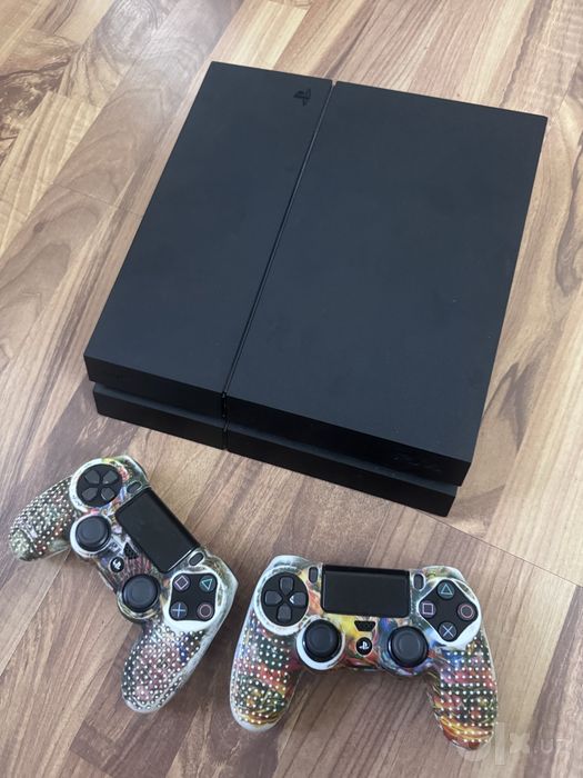 Ps4 1tb hotira full uuimlar yozilgan. 2 ta joystick