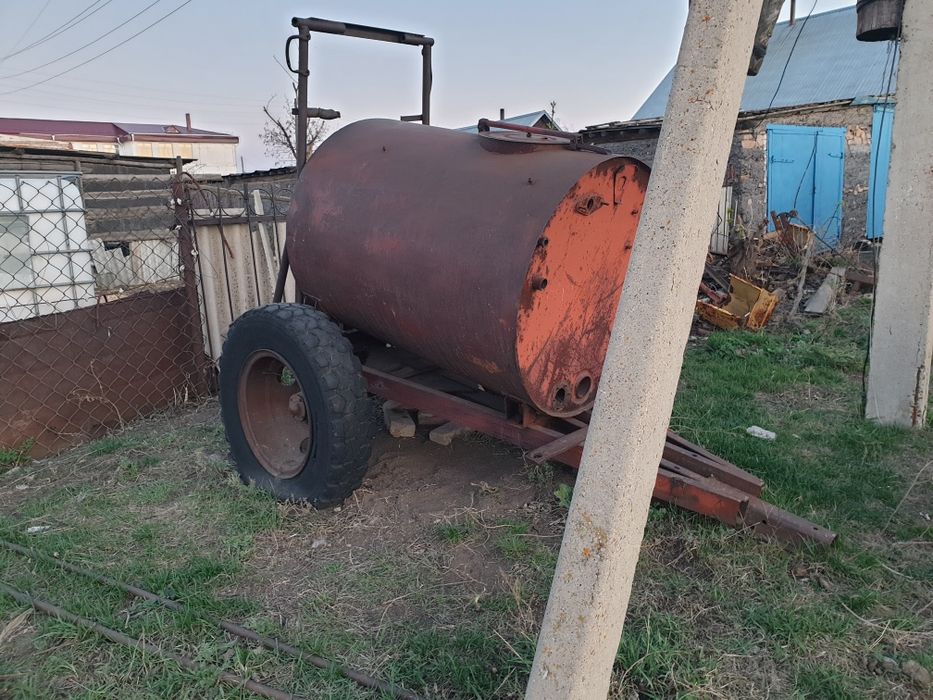 Продам бочку на колесах