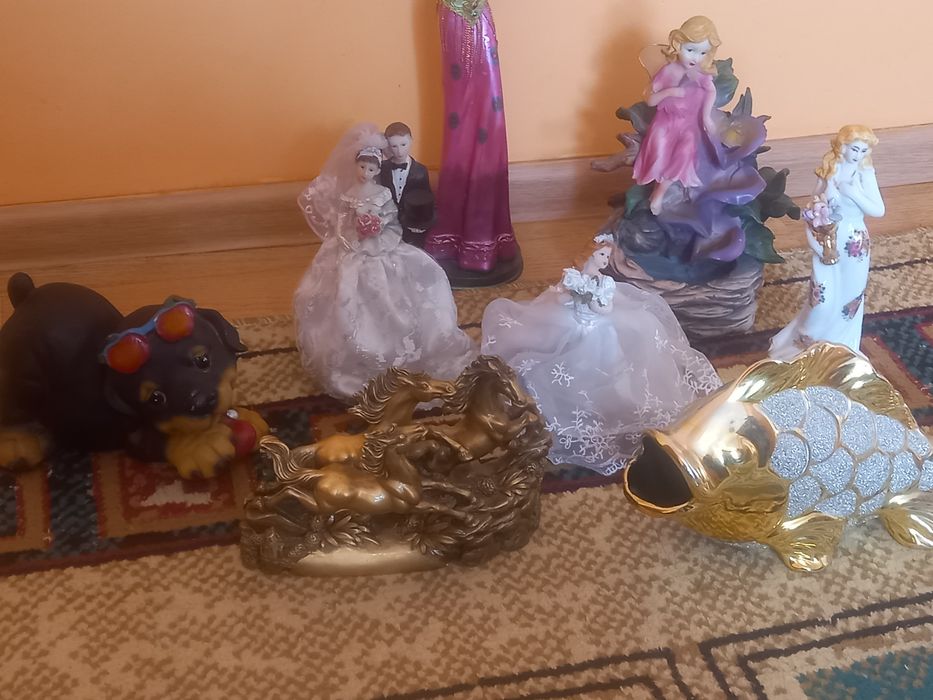 Скультуры фарфоровые и др.